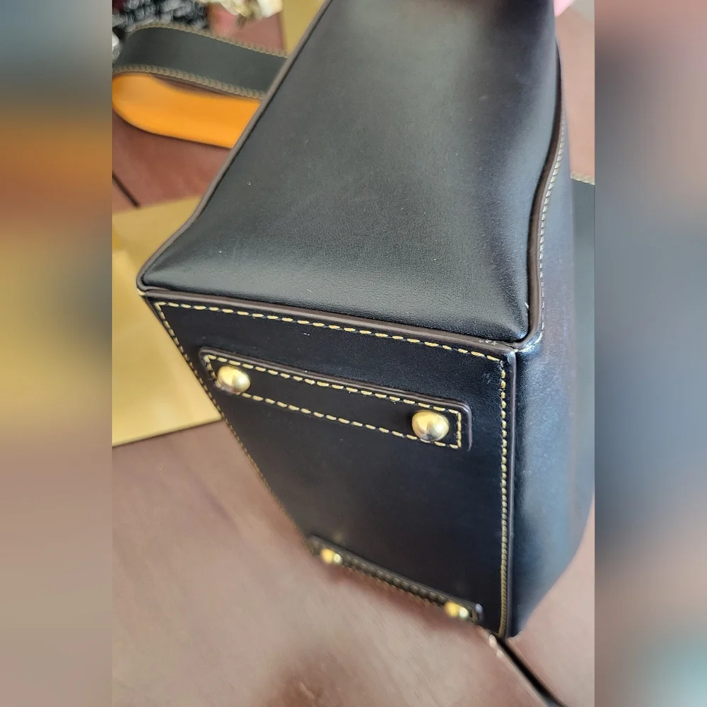 Dooney & Bourke Emerson Bucket Hobo Shoulder Bag Black Leather EUC - Picture 6 of 15
